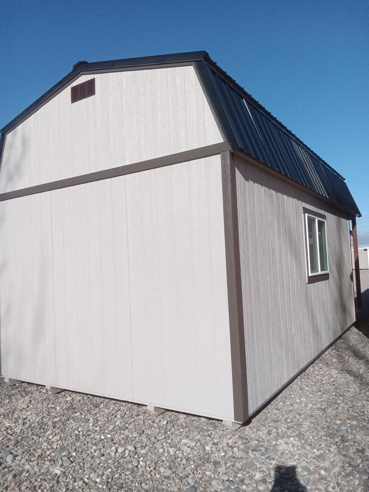 Lofted Dutch Cabin - 2413 - Image 3